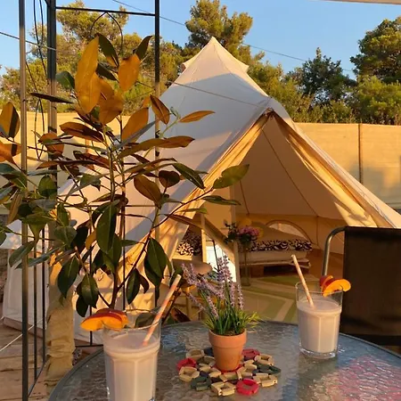 Estera Tent Camping